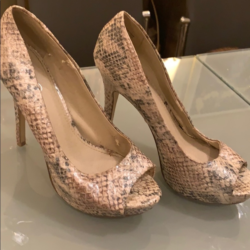 Aldo faux snakeskin beige 39 size